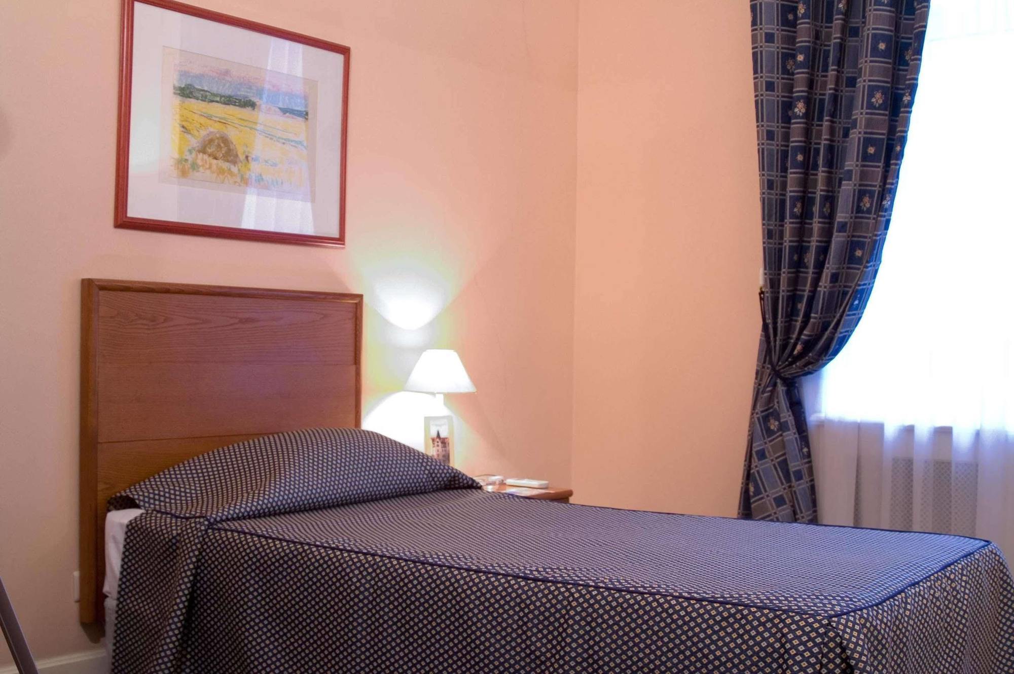 Grand Hotel Ukraine Dnipro Phòng bức ảnh